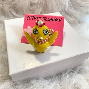 NWT Betsey Johnson Oversized Enamel Bird Chick Stretch Ring